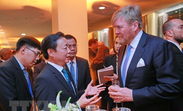  รองนายกรัฐมนตรี เจิ่นห่งห่า พบปะกับผู้นำประเทศต่างๆนอกรอบการประชุมเกี่ยวกับทรัพยากรน้ำของสหประชาชาติ