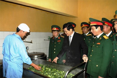 President Truong Tan Sang urges military corps No 1 to muscle up its comprehensive strength