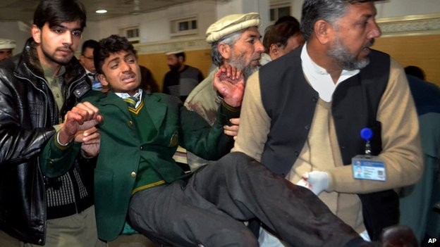 100 killed by Taliban in Pakistan