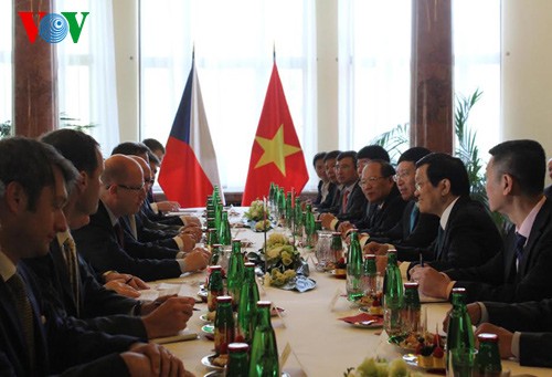 President Truong Tan Sang ends visit to the Czech Republic