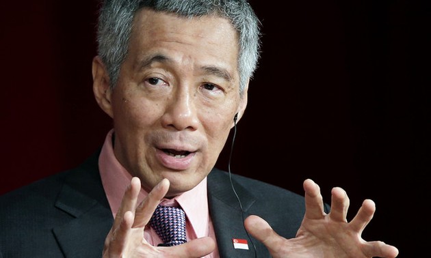Singapore’s Prime Minister urges ASEAN countries to join hands in settling regional issues
