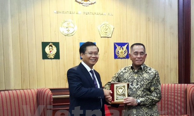 Vietnam, Indonesia strengthen defense cooperation