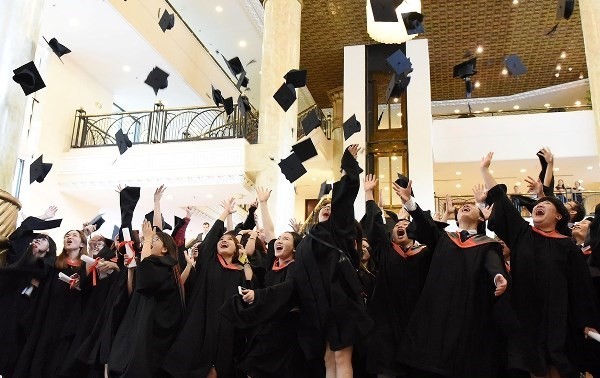 1,300 PhD scholarships to be awarded 2016