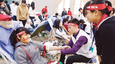 120,000 blood units expected in April