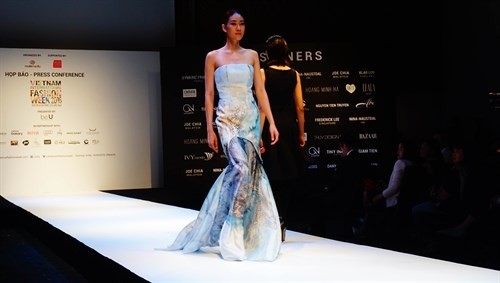 Vietnam hosts third International Fashion Week