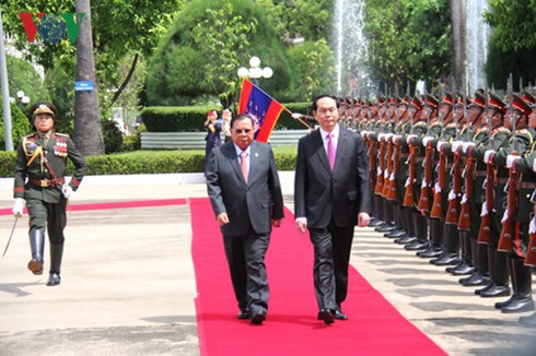President begins state visit to Laos
