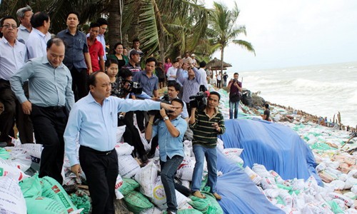 阮春福总理同出现海产品异常死亡现象的沿海一些省份领导人工作座谈会的结论