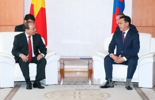 越南和蒙古国总理举行会谈