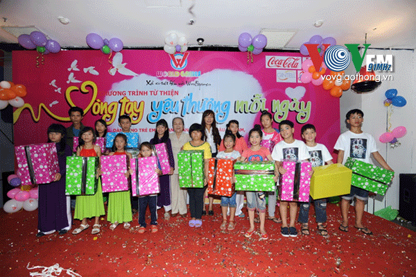 “天天疼爱之手”慈善活动在岘港市举行