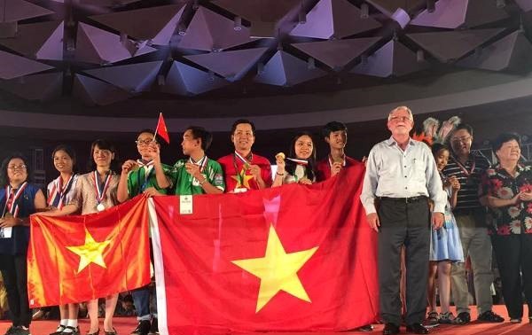 越南在环球自然日国际比赛中喜获金牌