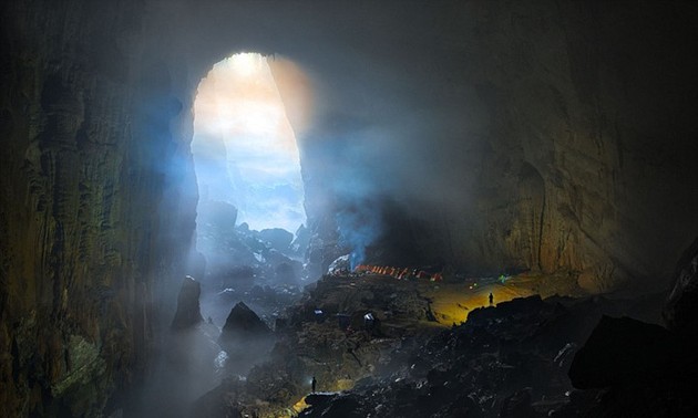 国内外500名游客成功征服世界最大山洞——山冬洞