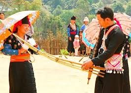 赫蒙族维护传统风俗