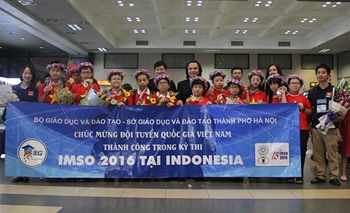 越南学生在国际数学和科学奥林匹克竞赛上获大奖
