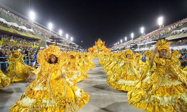 近600万名国内外游客参加巴西里约狂欢节