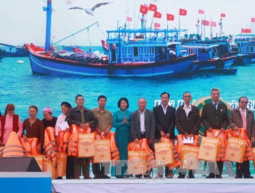 越南国家副主席邓氏玉盛出席2017年远海捕捞活动