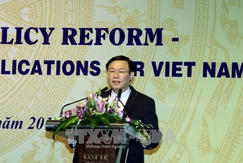 王庭惠出席“工资政策改革国际和越南经验”研讨会