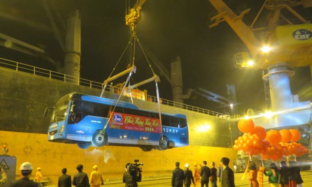 西贡港迎来2018年第一批货物