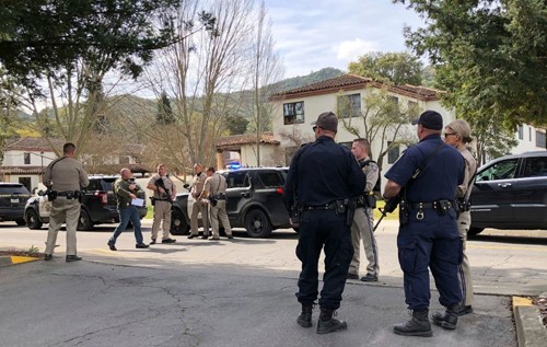 美国加州一退伍军人之家发生枪击事件３人被扣为人质