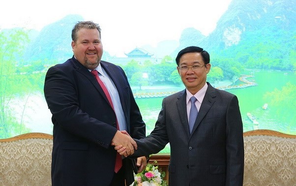 王庭惠会见美国爱依斯电力公司负责越南市场的总经理大卫·斯通