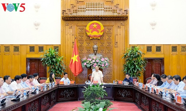 越南政府总理阮春福与广义省领导人举行工作座谈会