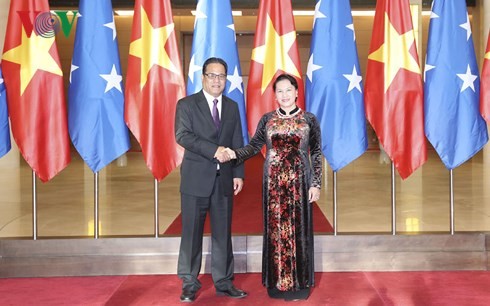密克罗尼西亚联邦国会议长西米纳圆满结束对越南的正式访问