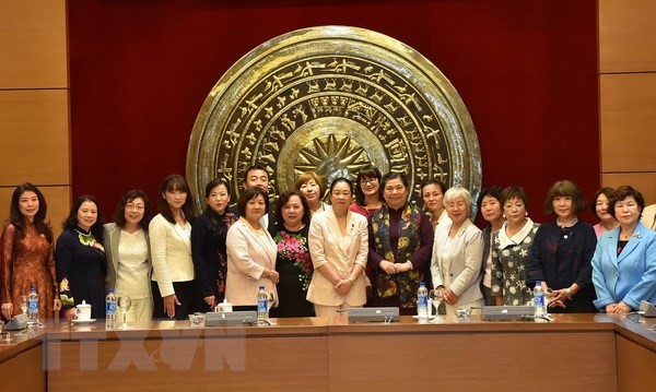 越南国会副主席丛氏放会见日本众议院女议员代表团