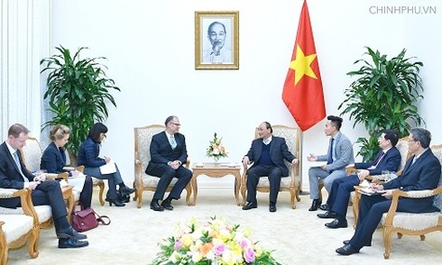 阮春福先后会见中国和丹麦新任驻越大使