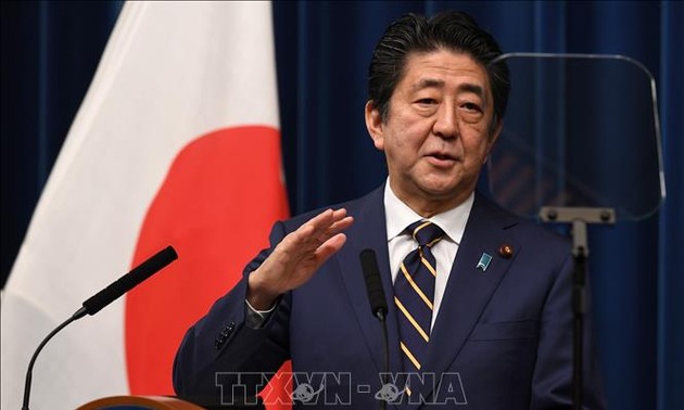 日本首相安倍举行新年首场记者会