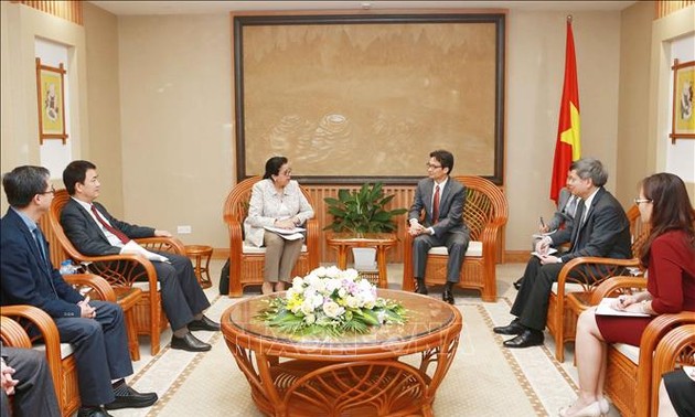 越南政府副总理武德担会见国际原子能机构领导人