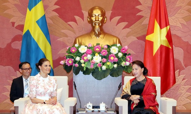 越南国会主席阮氏金银会见瑞典女王储维多利亚