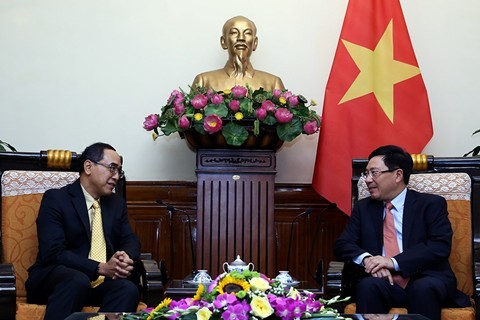 越南政府副总理兼外交部长范平明会见泰国驻越大使