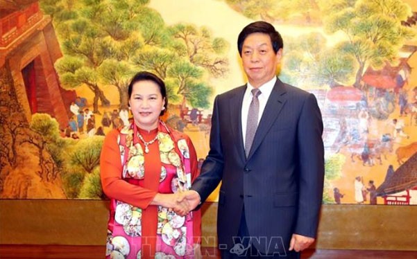 越南国会主席阮氏金银与中国全国人大常委会委员长栗战书举行会谈