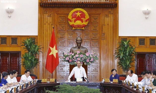 越南政府常务委员会召开会议讨论一些基础设施项目