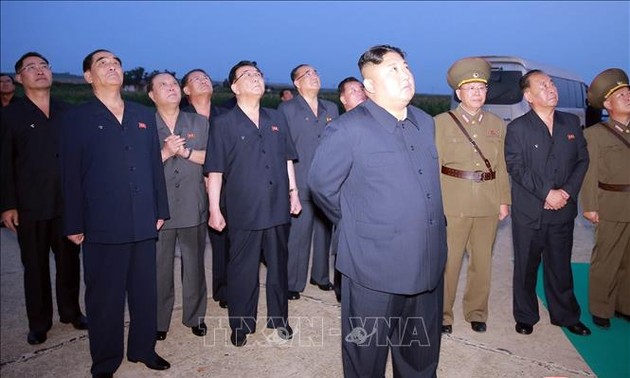 朝鲜最高领导人金正恩指导新型武器试射