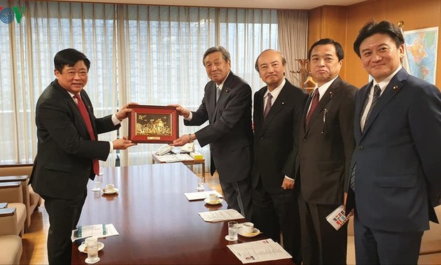 本台台长阮世纪与日本执政党LDP领导人举行会谈