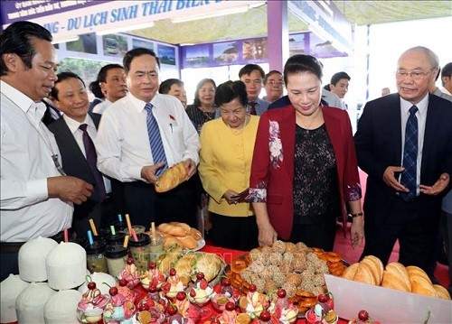 越南国会主席阮氏金银出席2019年芹苴国际旅游博览会开幕式