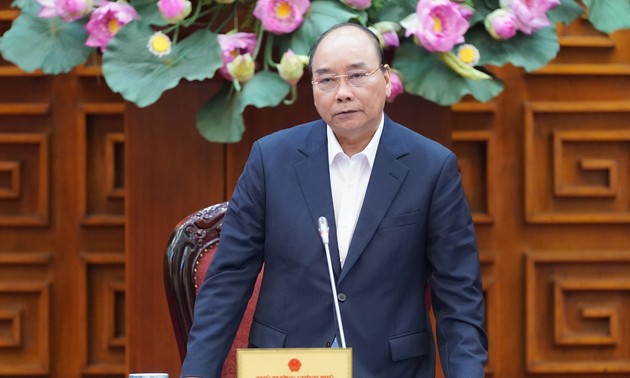 越南政府总理阮春福主持政府常务会议讨论一些交通项目