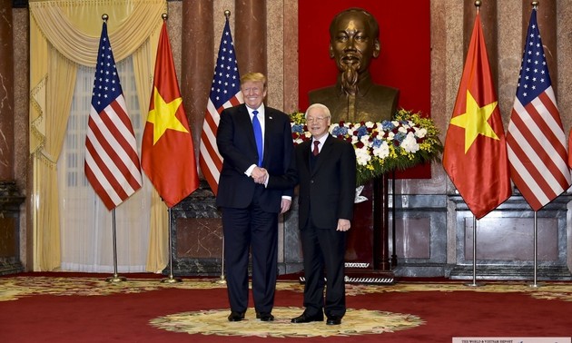  越美领导人互致贺电庆祝两国关系正常化25周年