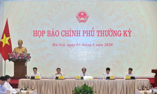  越南政府例行记者会：为实现“双重目标”创造力量