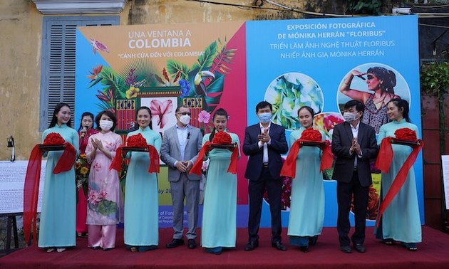 哥伦比亚风土人情摄影展在广南省举行
