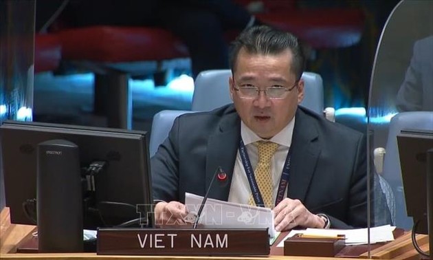 越南呼吁加强国际合作应对恐怖主义危机