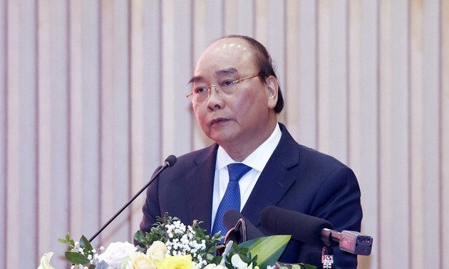  越南国家主席阮春福出席人民检察院工作部署会议
