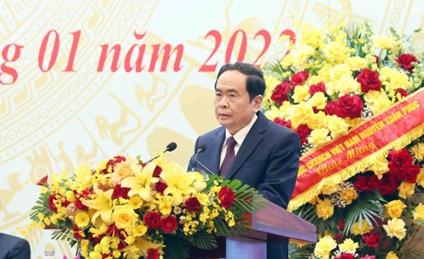 越南国会常务副主席陈青敏出席越南老年人协会第六次代表大会