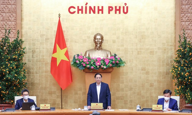 越南政府总理范明政要求立即落实2022年各项任务