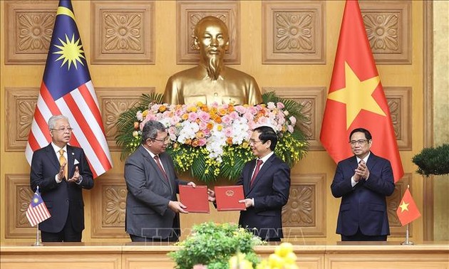 越南和马来西亚促进各领域合作