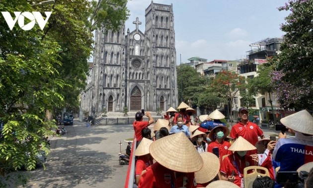 今年前5个月，越南接待游客同比增长两倍多