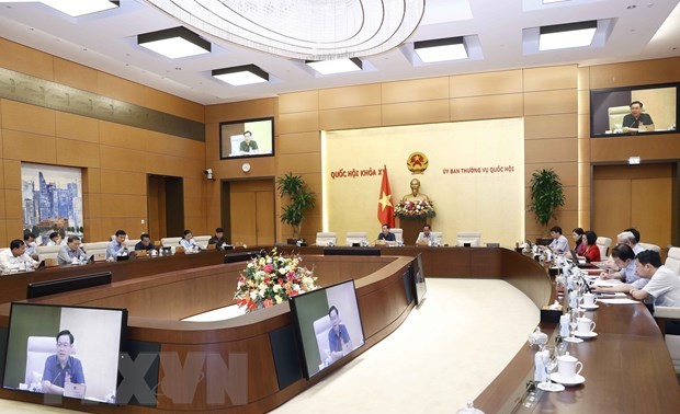 越南国会常委会就经济社会复苏和发展一揽子支持计划的实施提出意见