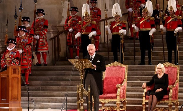 查尔斯三世国王首次在英国议会发表讲话