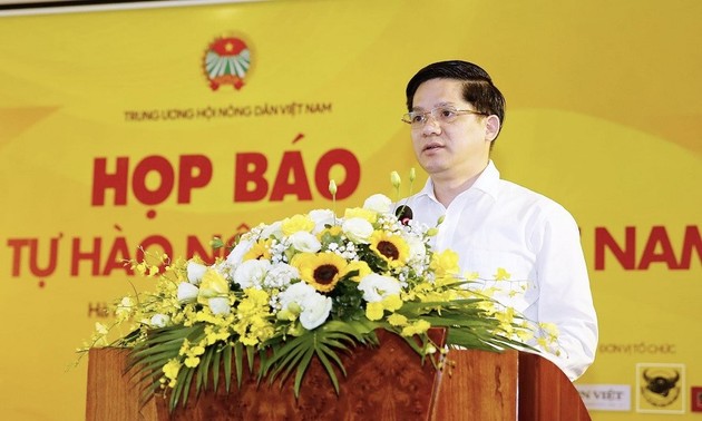 对2022年100名优秀越南农民进行表彰