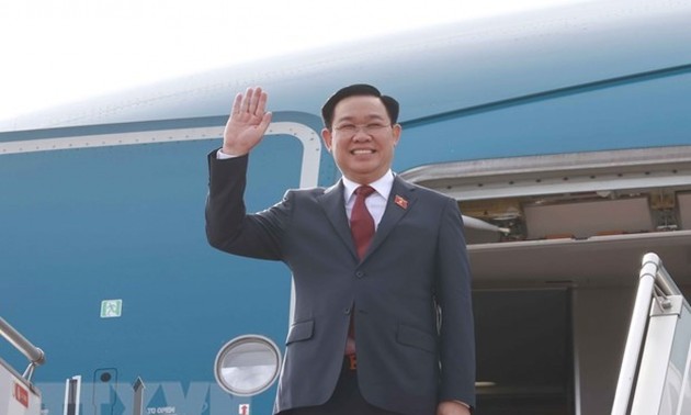 越南国会主席王庭惠启程对澳大利亚和新西兰进行正式访问